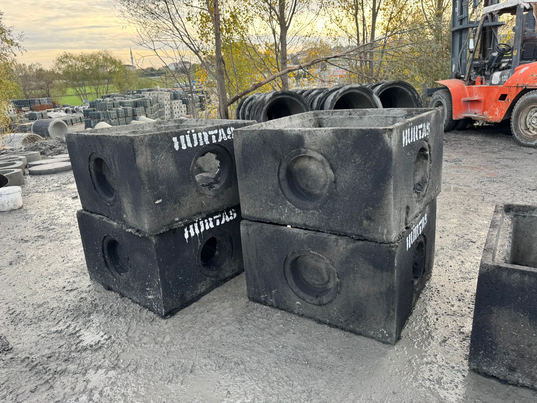 80x80 Manhole Base 200 Inlet-Outlet | Hürtaş Concrete | Hürtaş